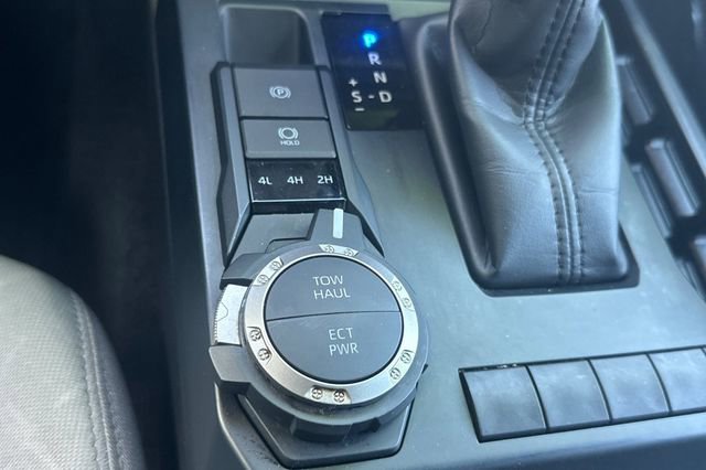 Used 2025 Toyota Tacoma SR5 AWD/4WD image 34