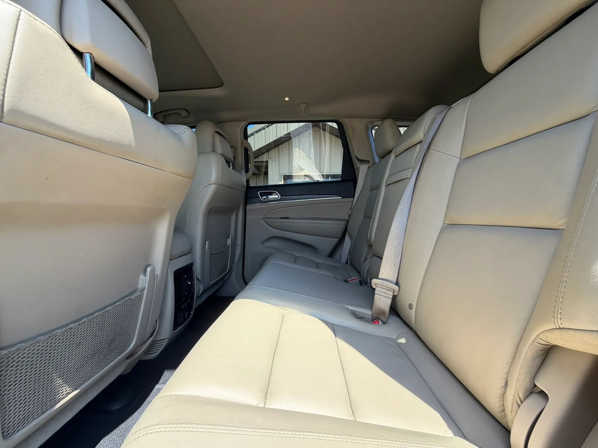 Used 2020 Jeep Grand Cherokee Limited AWD/4WD image 18