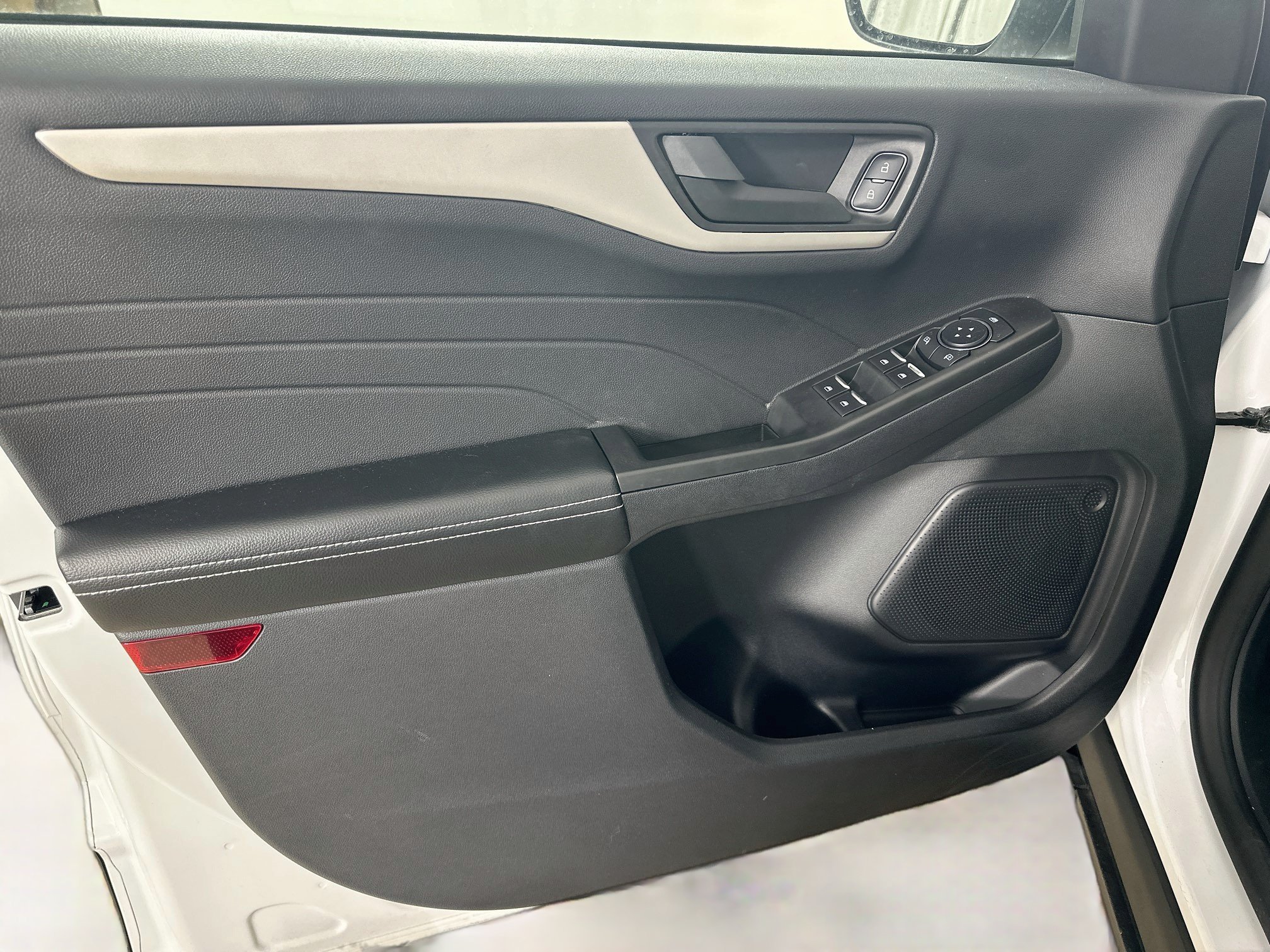 Used 2022 Ford Escape S AWD/4WD image 15