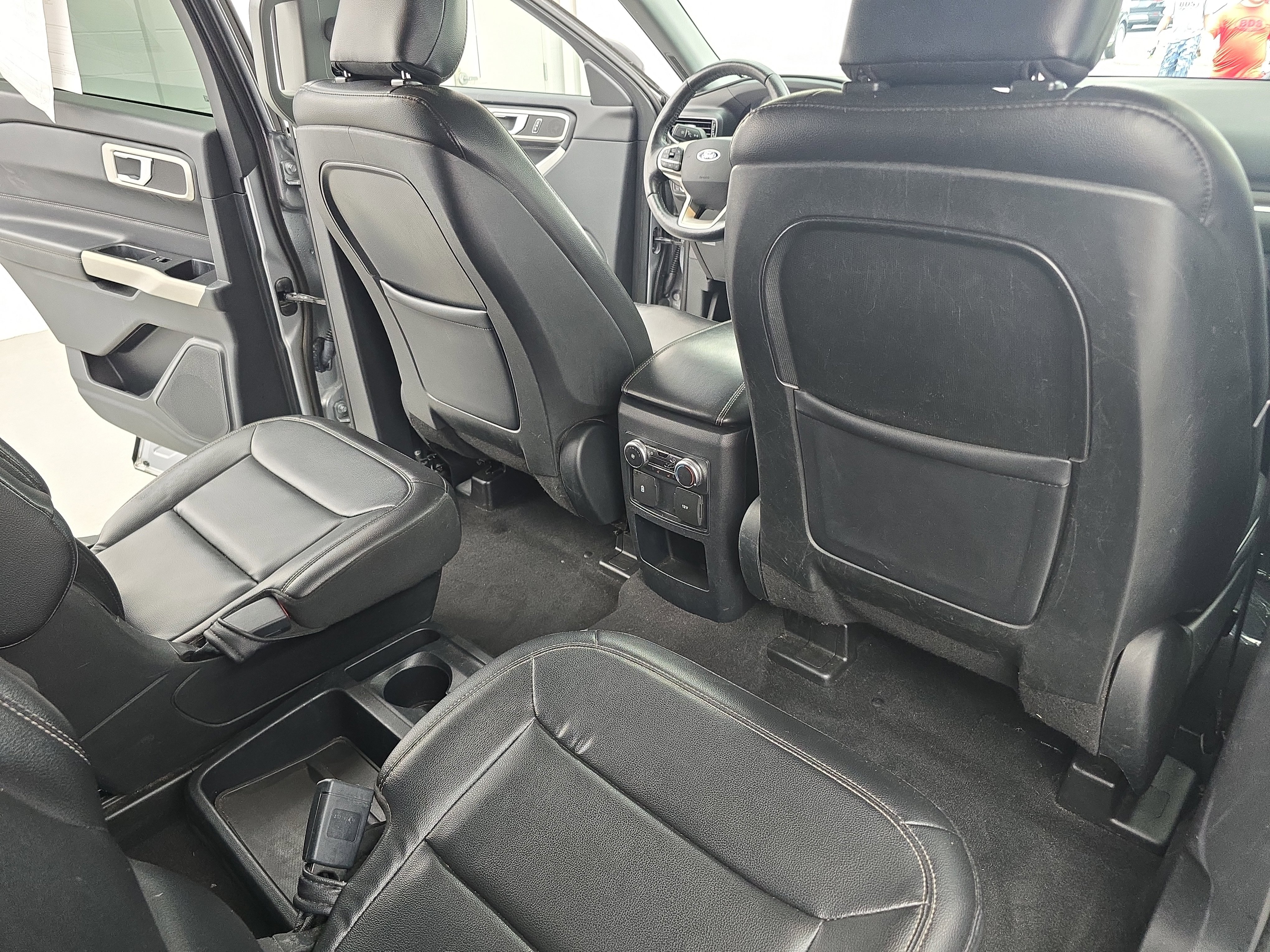 Used 2020 Ford Explorer XLT w/ Equipment Group 202A image 11