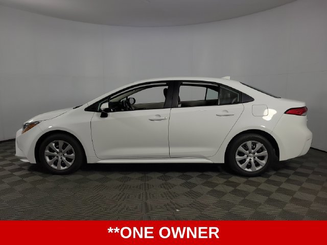 Used 2025 Toyota Corolla LE FWD image 5