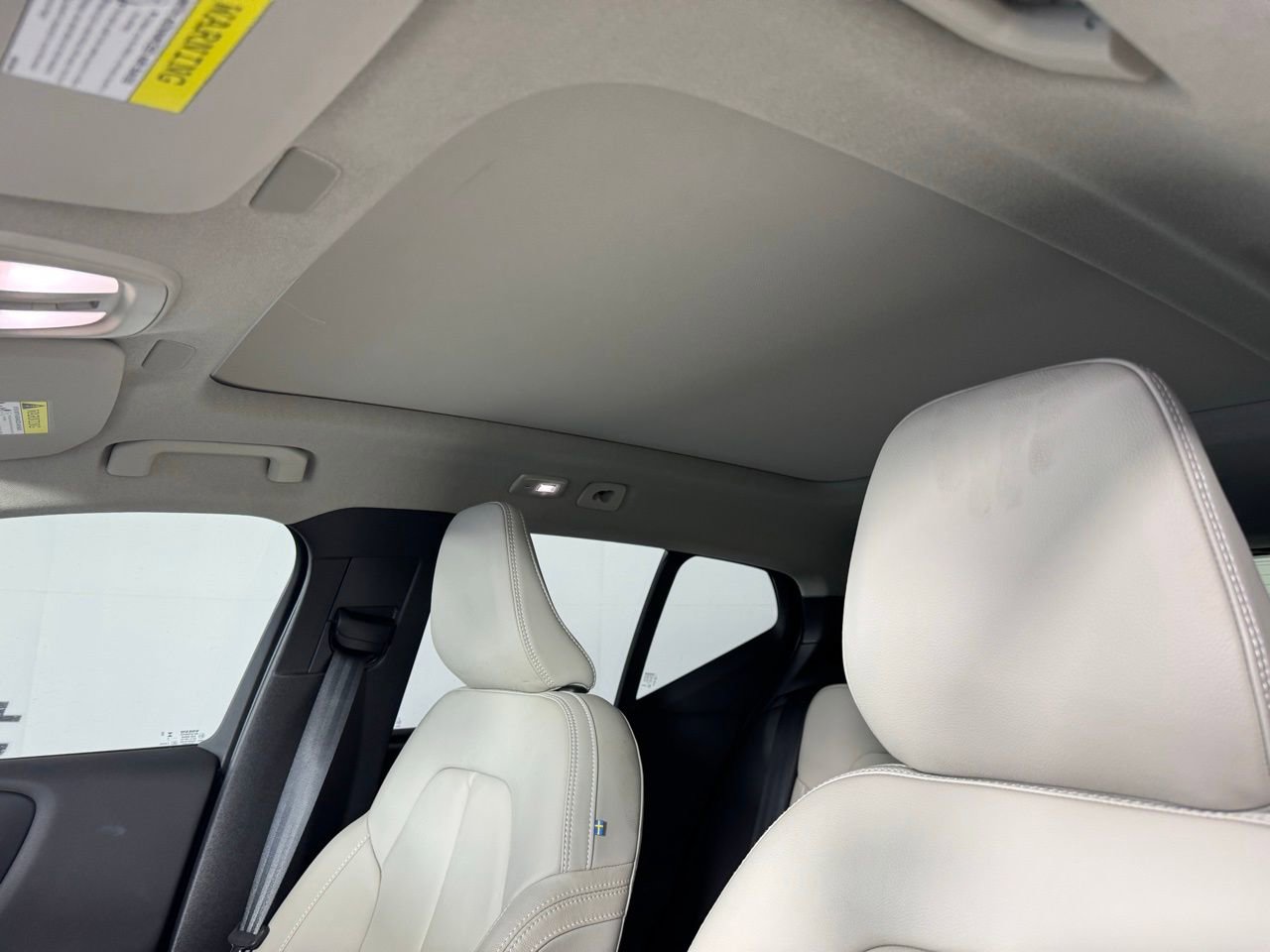 Used 2023 Volvo XC40 B5 Plus w/ Protection Package Premier image 4