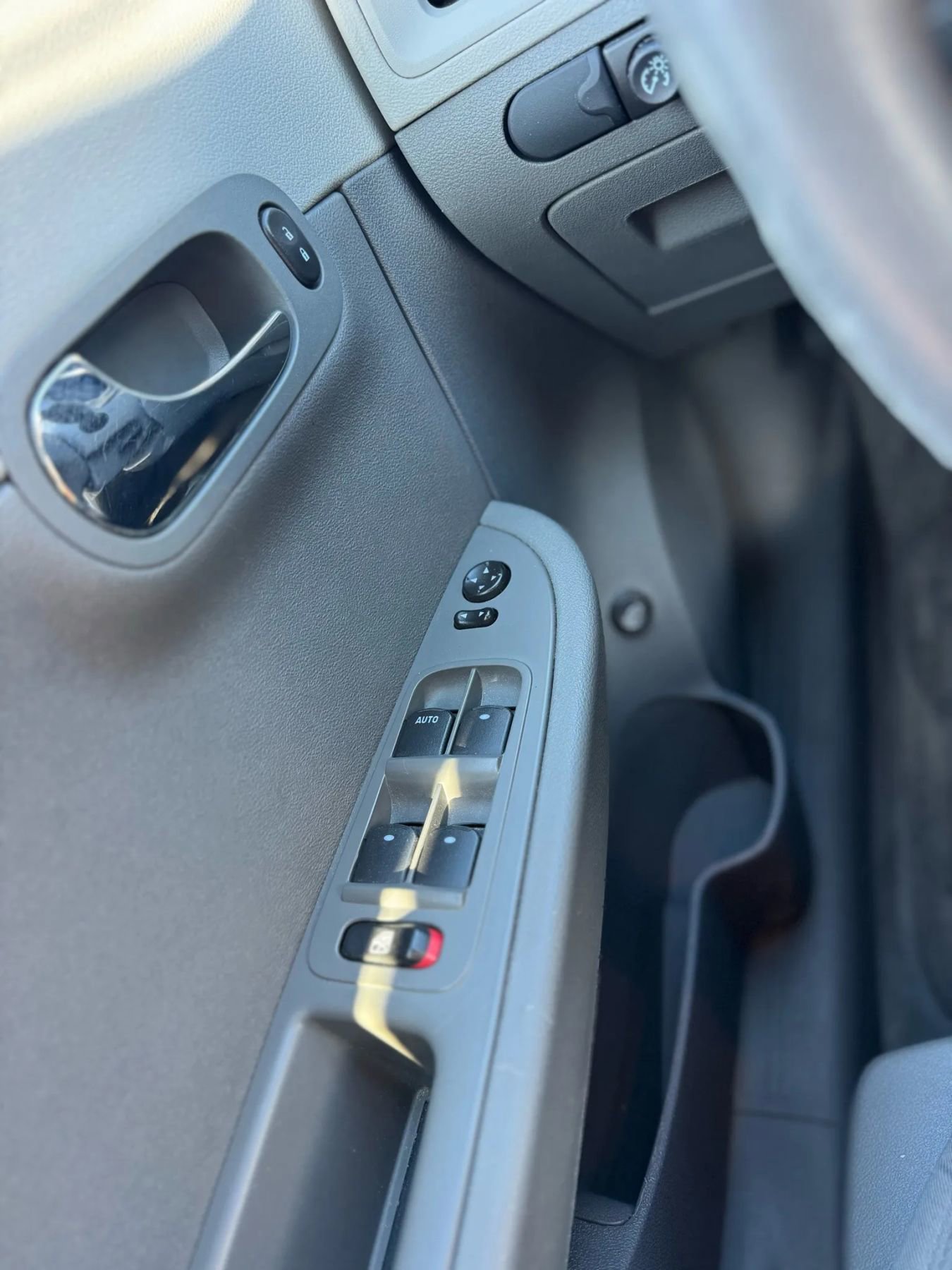 Used 2011 Chevrolet Malibu LT w/ White Diamond Premium Package image 14