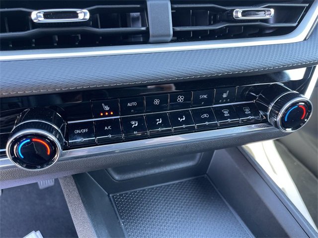 New 2026 Chevrolet Equinox LT w/ Convenience Package II image 19