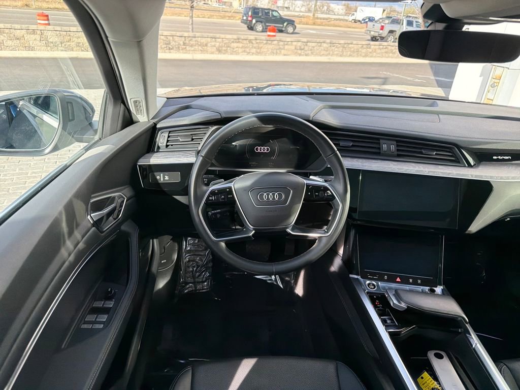 Used 2024 Audi Q8 e-tron Premium Plus w/ Premium Plus Package image 14