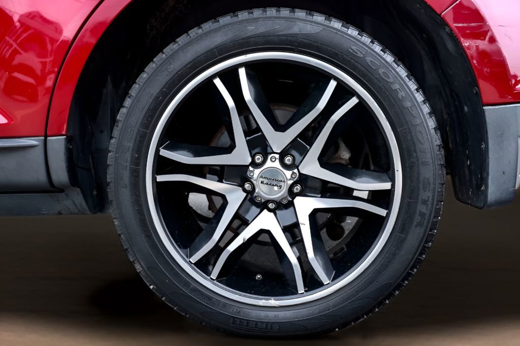 Used 2013 Ford Edge Limited image 32