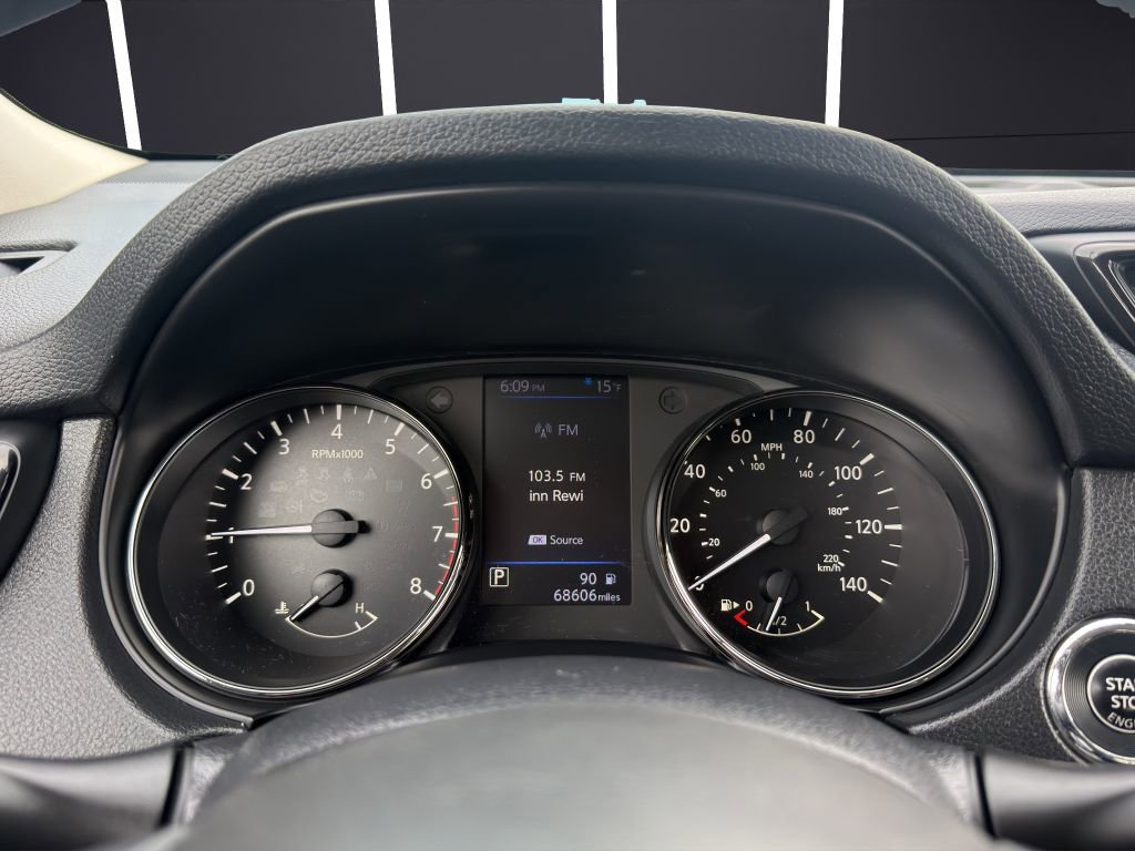 Used 2020 Nissan Rogue SV image 17