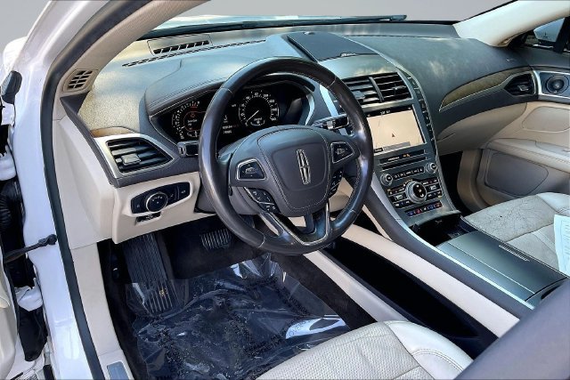 Used 2018 Lincoln MKZ Reserve w/ Technology Package FWD image 15