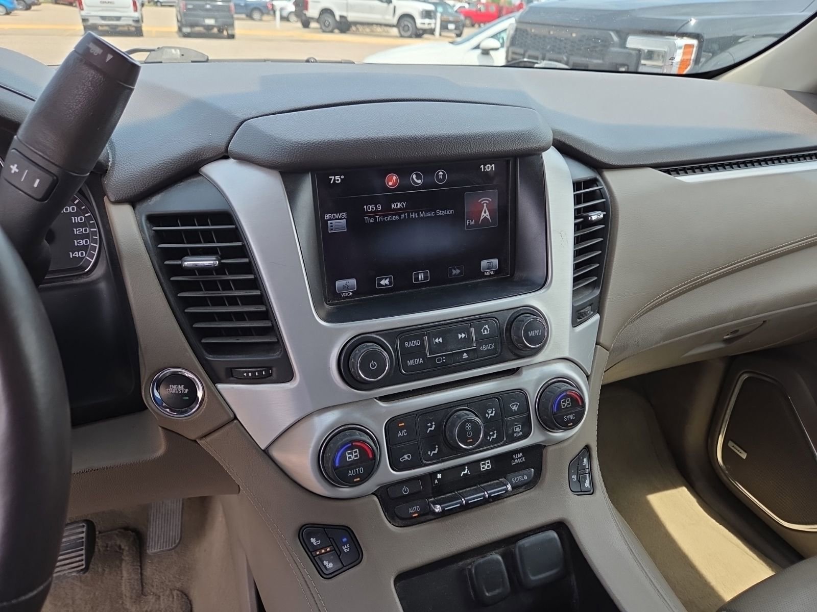 Used 2015 GMC Yukon XL SLT w/ HD Trailering Package AWD/4WD image 10