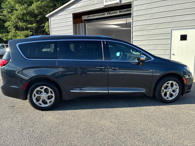 Used 2021 Chrysler Pacifica Limited w/ Uconnect Theater Family Group AWD/4WD image 7