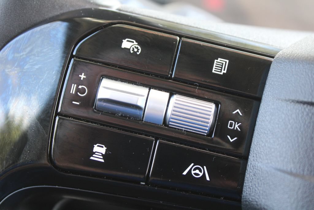 Certified 2026 Kia Sorento LX FWD image 26