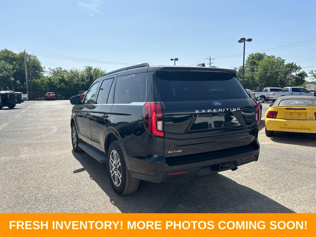 Used 2025 Ford Expedition Active AWD/4WD image 4