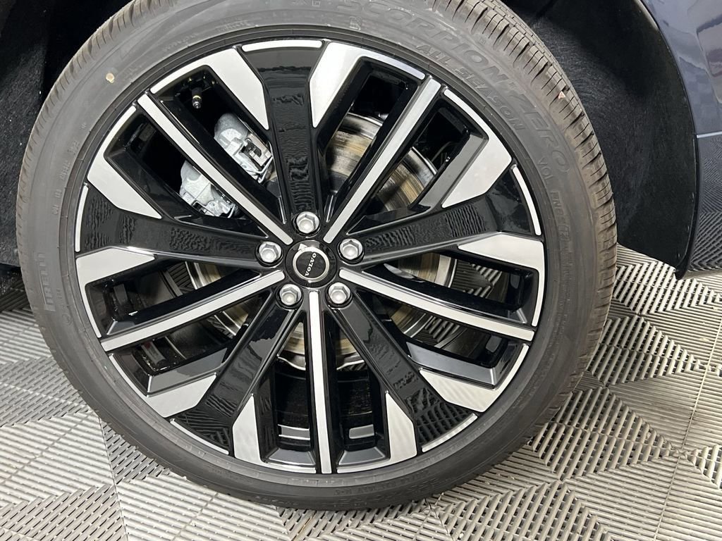 New 2026 Volvo XC60 T8 Ultra w/ Climate Package image 16