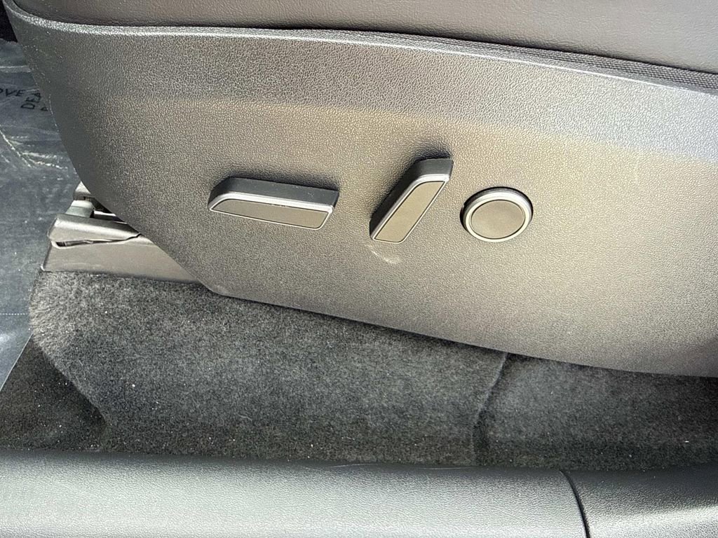 Used 2023 Tesla Model Y Long Range image 25