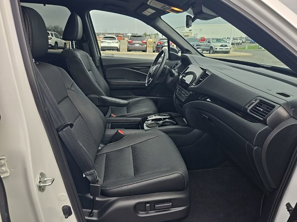 Used 2023 Honda Passport Elite image 32