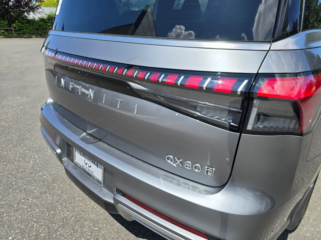 New 2025 INFINITI QX80 Sensory image 13