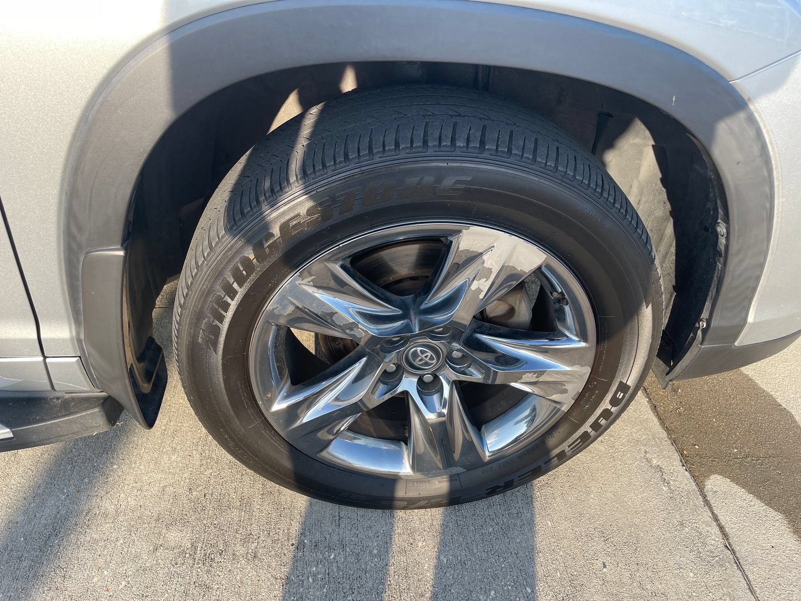 Used 2019 Toyota Highlander Limited Platinum FWD image 11