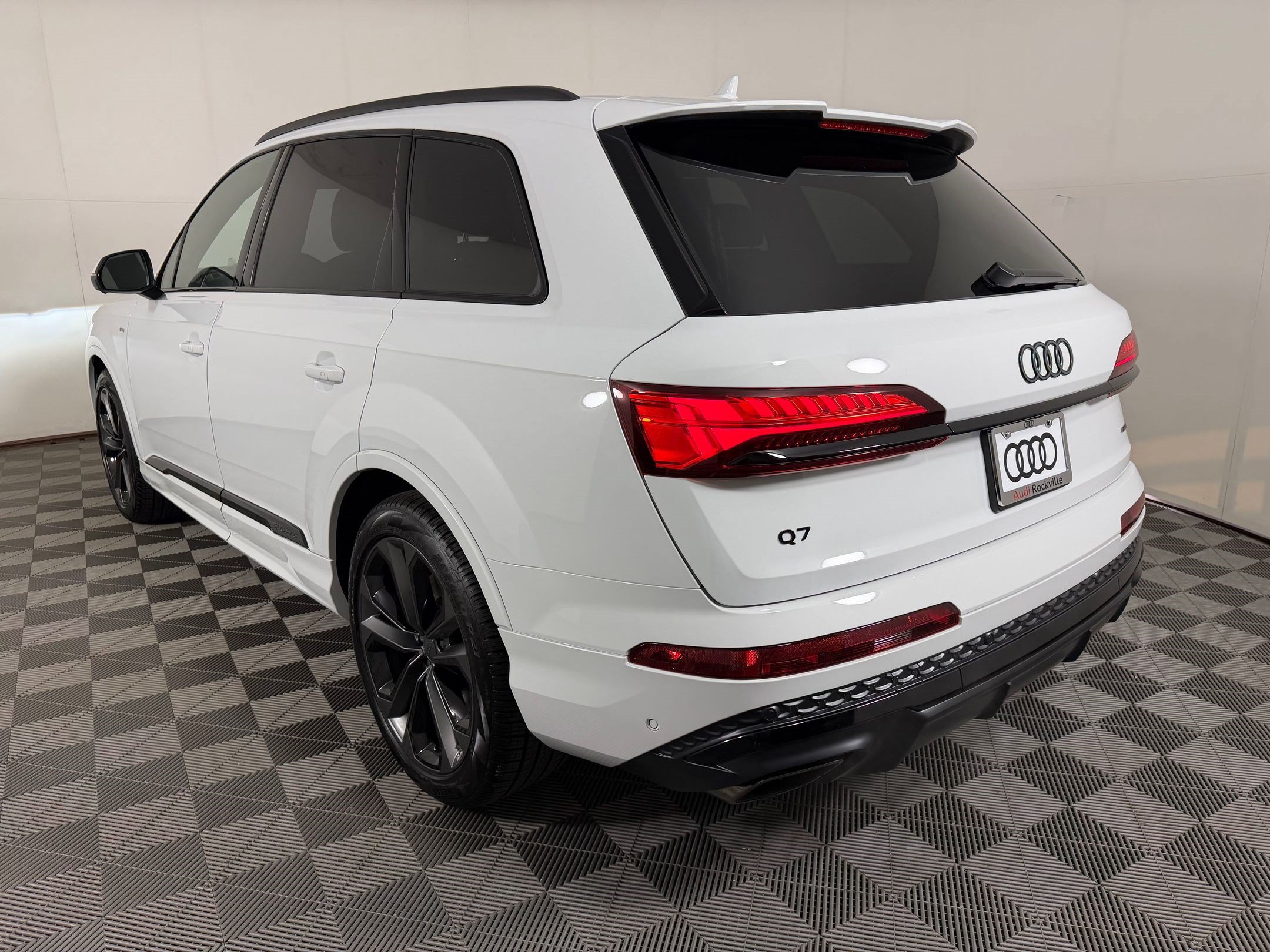 New 2026 Audi Q7 Premium Plus AWD/4WD image 3