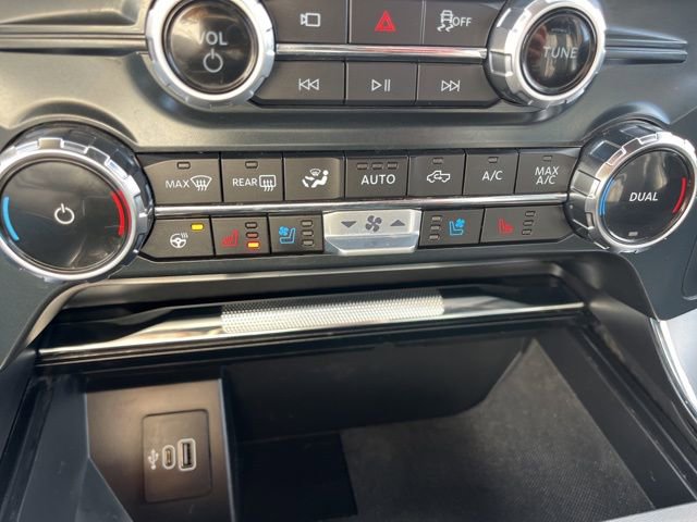 Used 2025 Ford F150 Lariat w/ Tow/Haul Package image 48