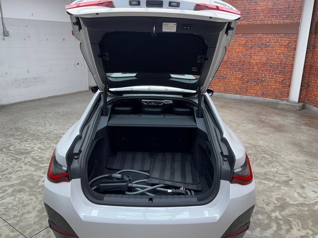 Certified 2022 BMW i4 eDrive40 w/ M Sport Package image 26