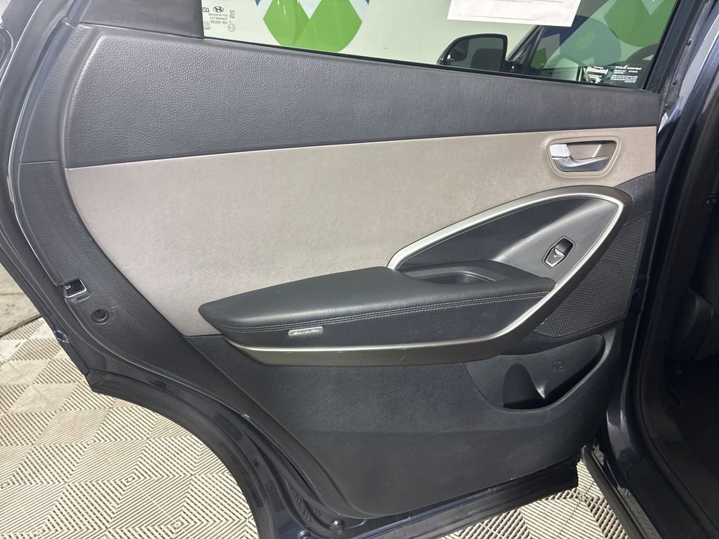Used 2018 Hyundai Santa Fe SE image 25