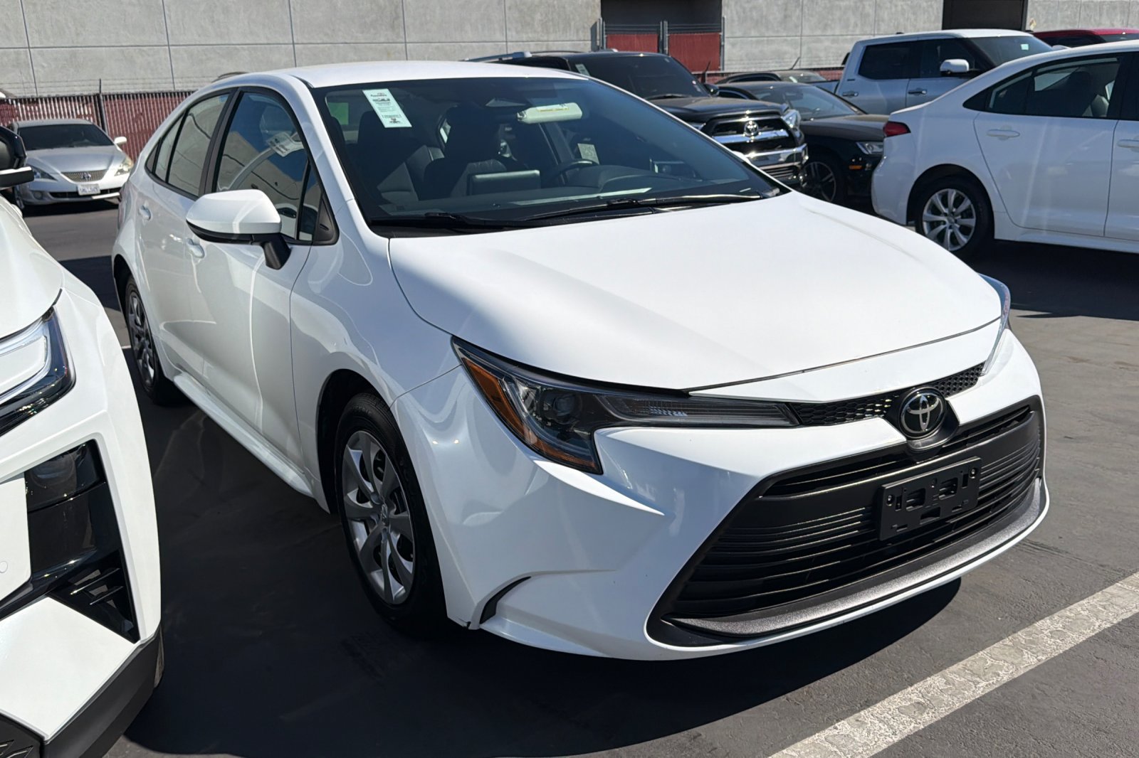 Used 2025 Toyota Corolla LE FWD image 2