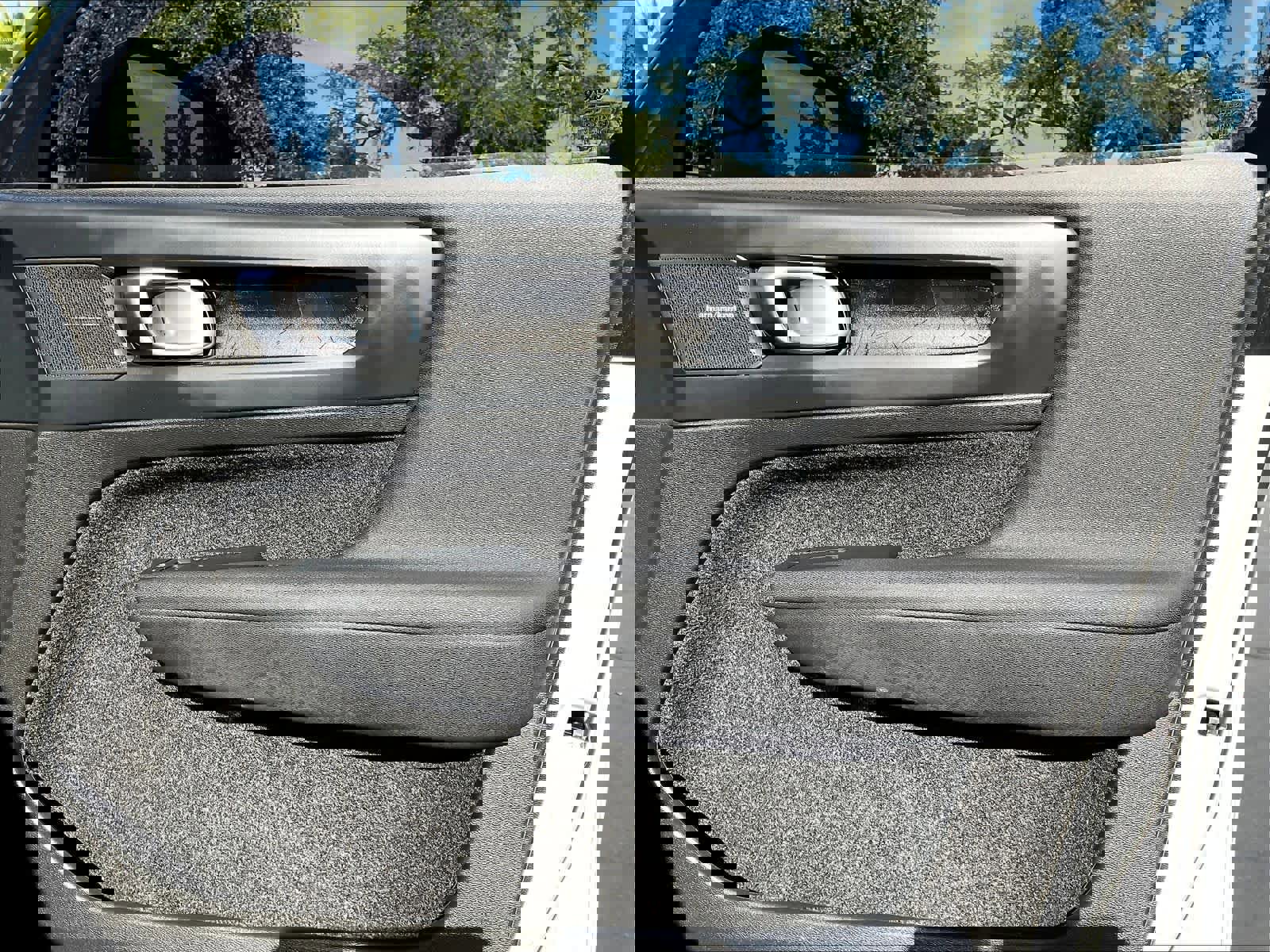 Used 2023 Volvo C40 P8 Recharge Ultimate image 26