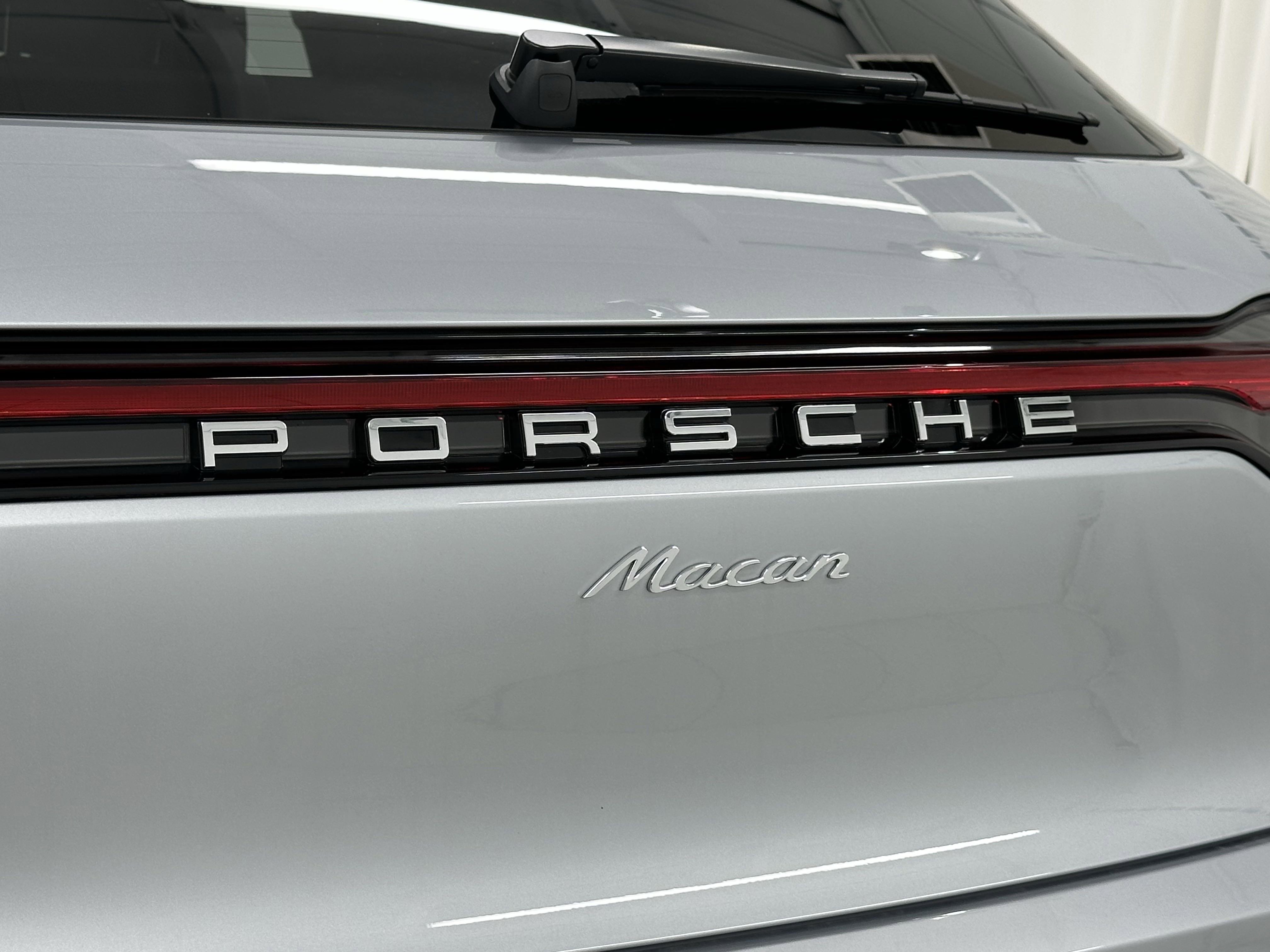 Certified 2025 Porsche Macan image 59