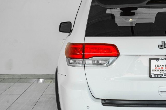 Used 2018 Jeep Grand Cherokee Laredo image 41