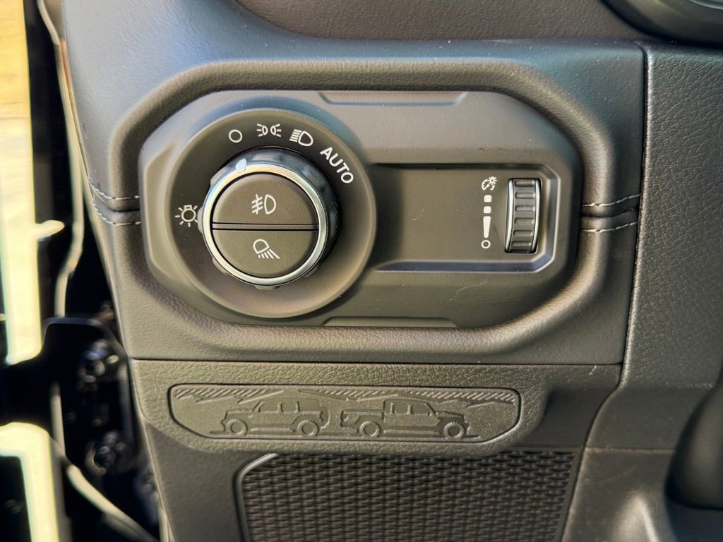 New 2026 Jeep Gladiator Sport AWD/4WD image 24