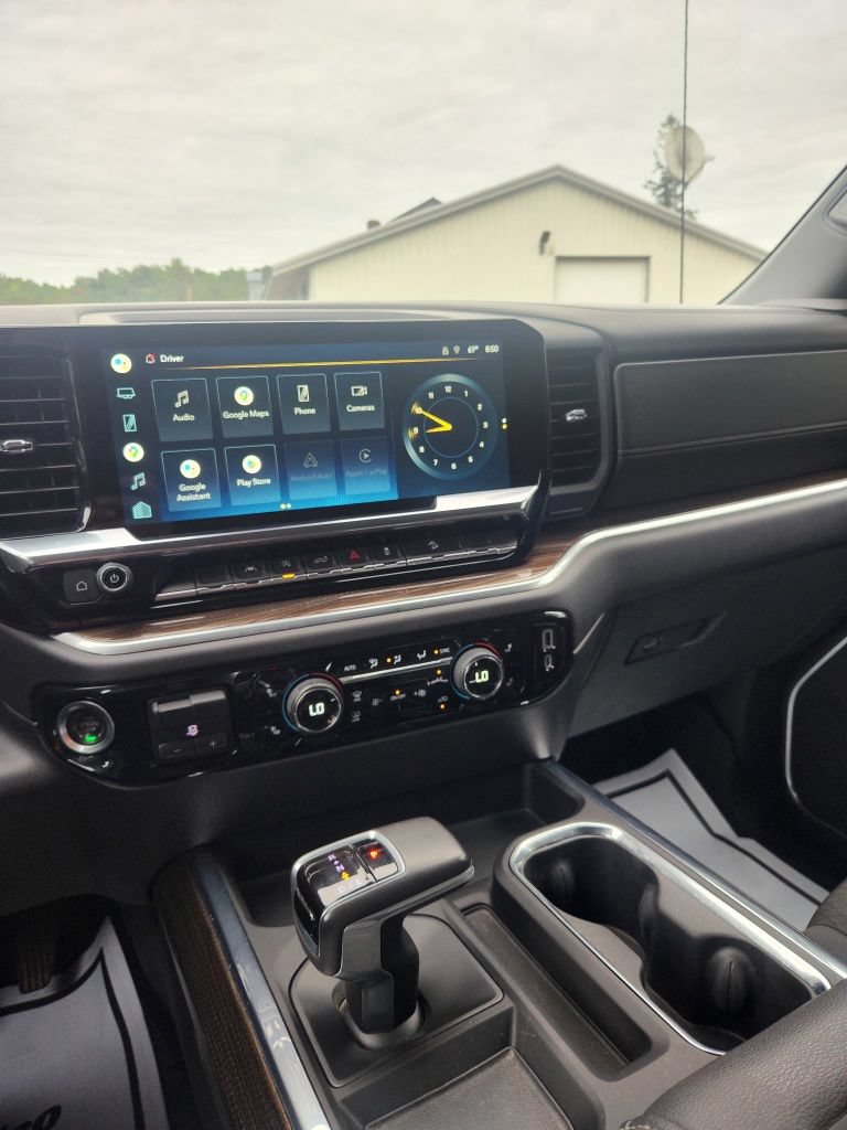 Used 2022 Chevrolet Silverado 1500 LT Trail Boss w/ LPO, Dark Essentials Package AWD/4WD image 12