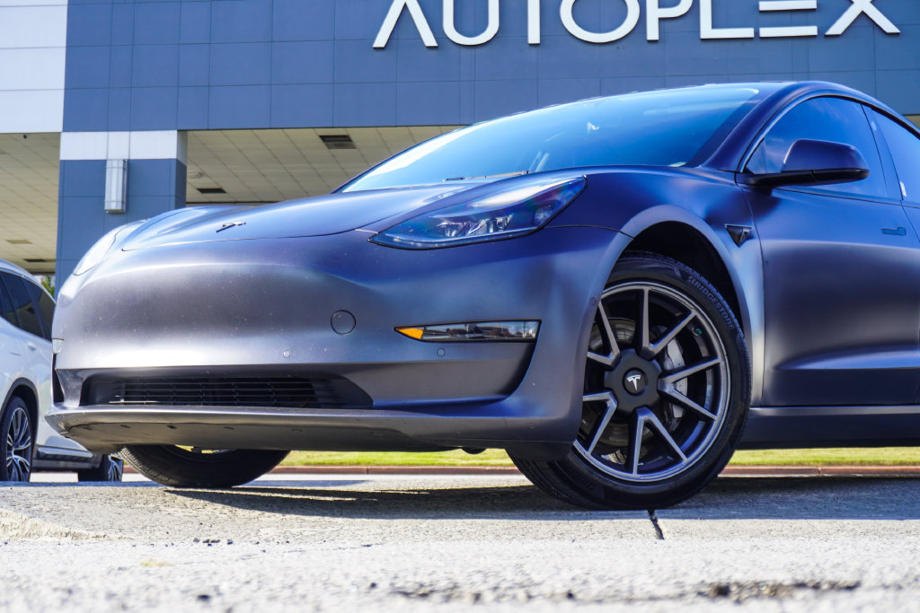 Used 2022 Tesla Model 3 Standard Range RWD image 2