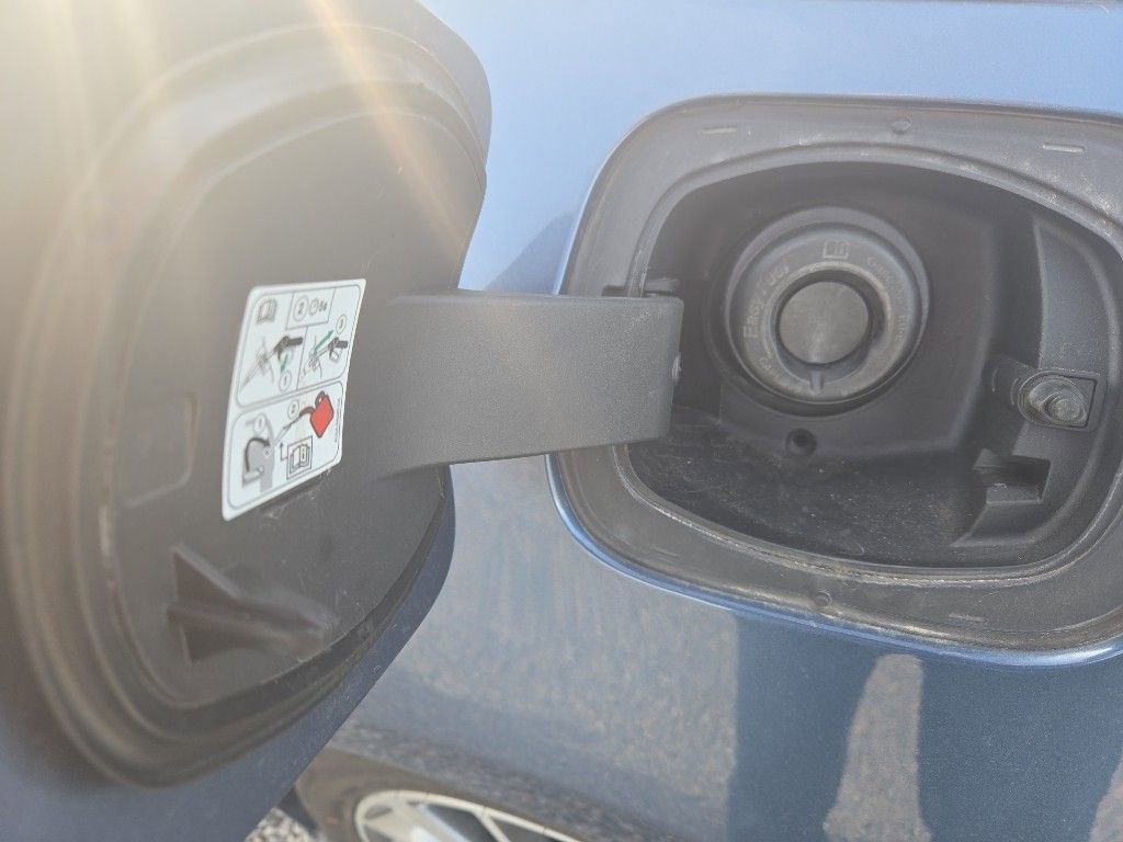 Used 2019 Lincoln MKZ Premiere image 32