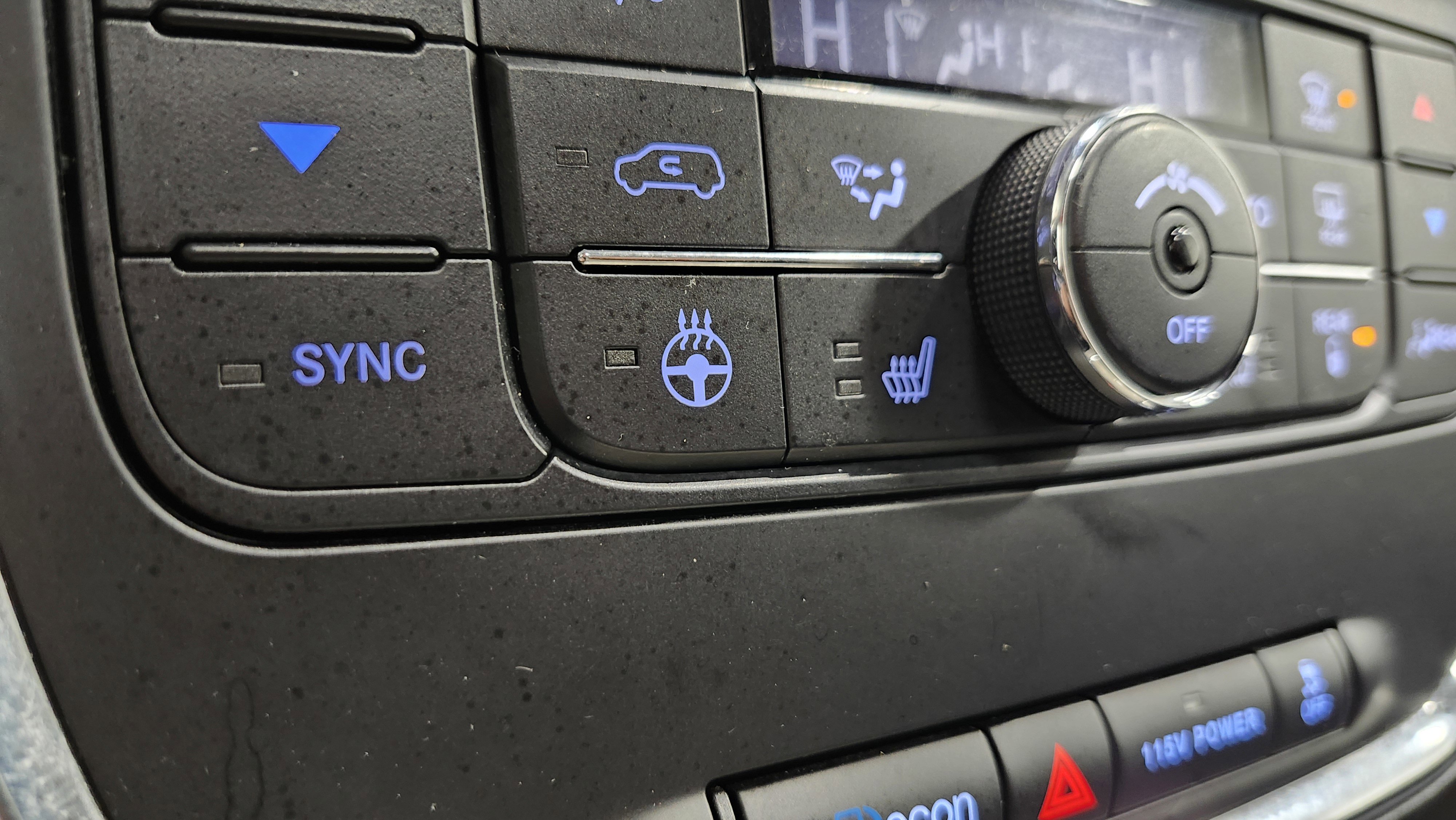 Used 2014 Chrysler Town & Country Touring-L image 11