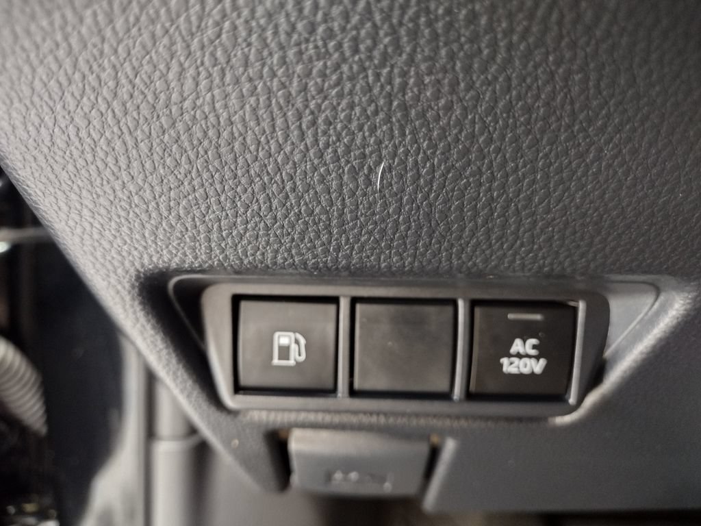 Used 2024 Toyota Prius Prime FWD image 22