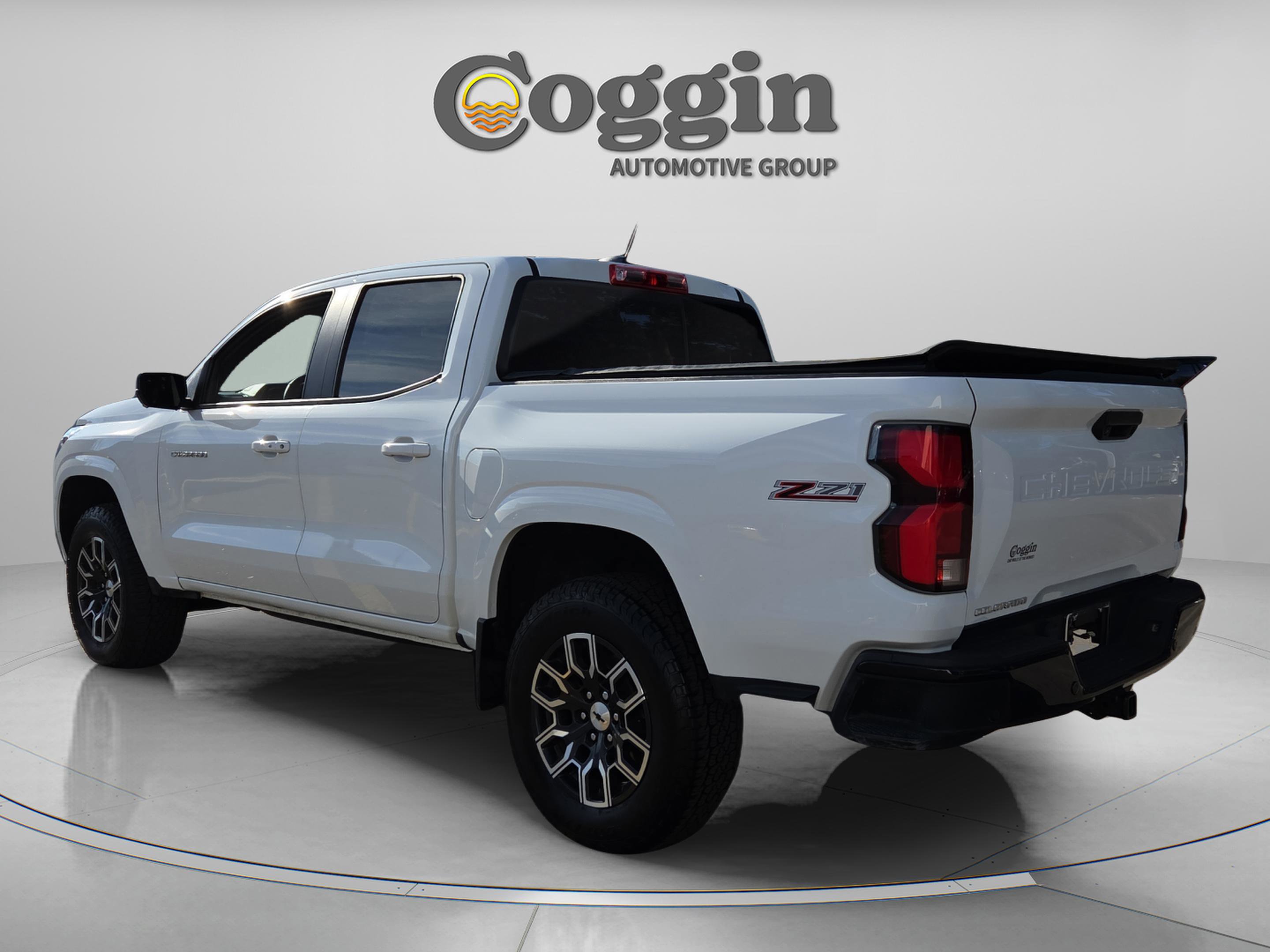 Used 2023 Chevrolet Colorado Z71 w/ Z71 Convenience Package 2 image 4