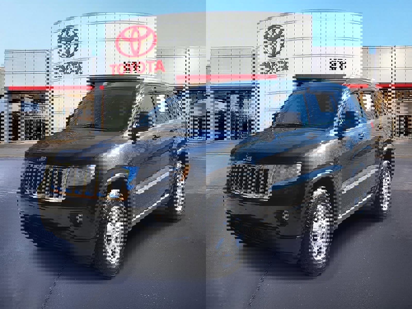 Used 2011 Jeep Grand Cherokee Laredo