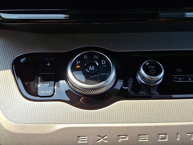Used 2025 Ford Expedition Max Active RWD image 17