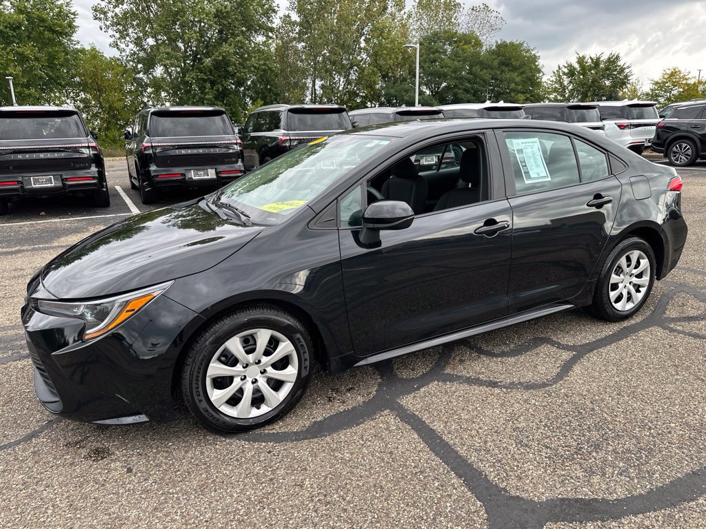 Used 2024 Toyota Corolla LE FWD image 6