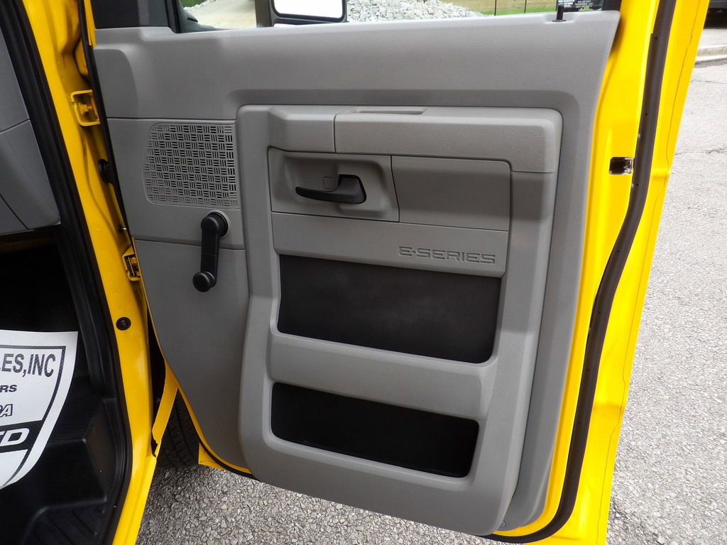 Used 2021 Ford E-350 and Econoline 350 Super Duty RWD image 26