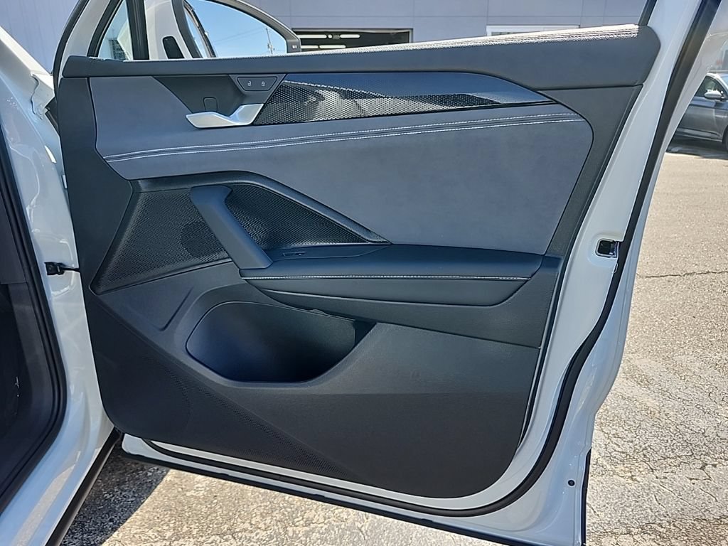 New 2026 Volkswagen Tiguan SE AWD/4WD image 13