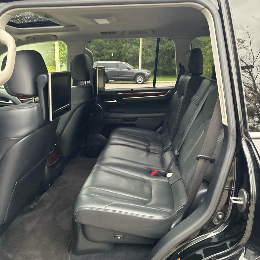 Used 2017 Lexus LX 570 4WD w/ Luxury Package image 13