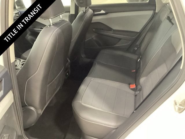 Used 2024 Volkswagen Taos SE w/ Panoramic Sunroof Package AWD/4WD image 12