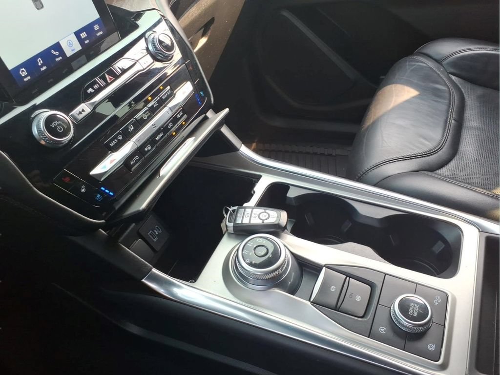 Used 2023 Ford Explorer Platinum w/ Technology Package AWD/4WD image 26