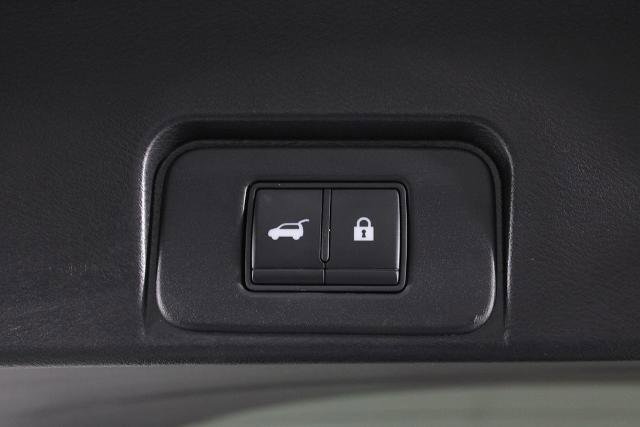 Certified 2022 Nissan Rogue SV w/ SV Premium Package FWD image 19