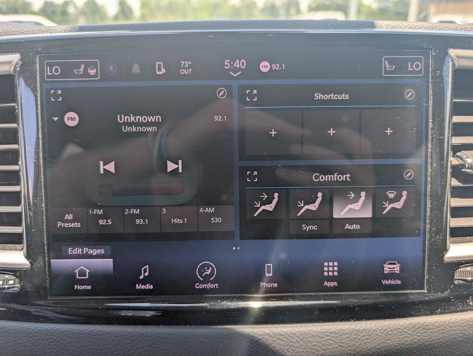 Used 2023 Chrysler Pacifica Touring-L FWD image 14