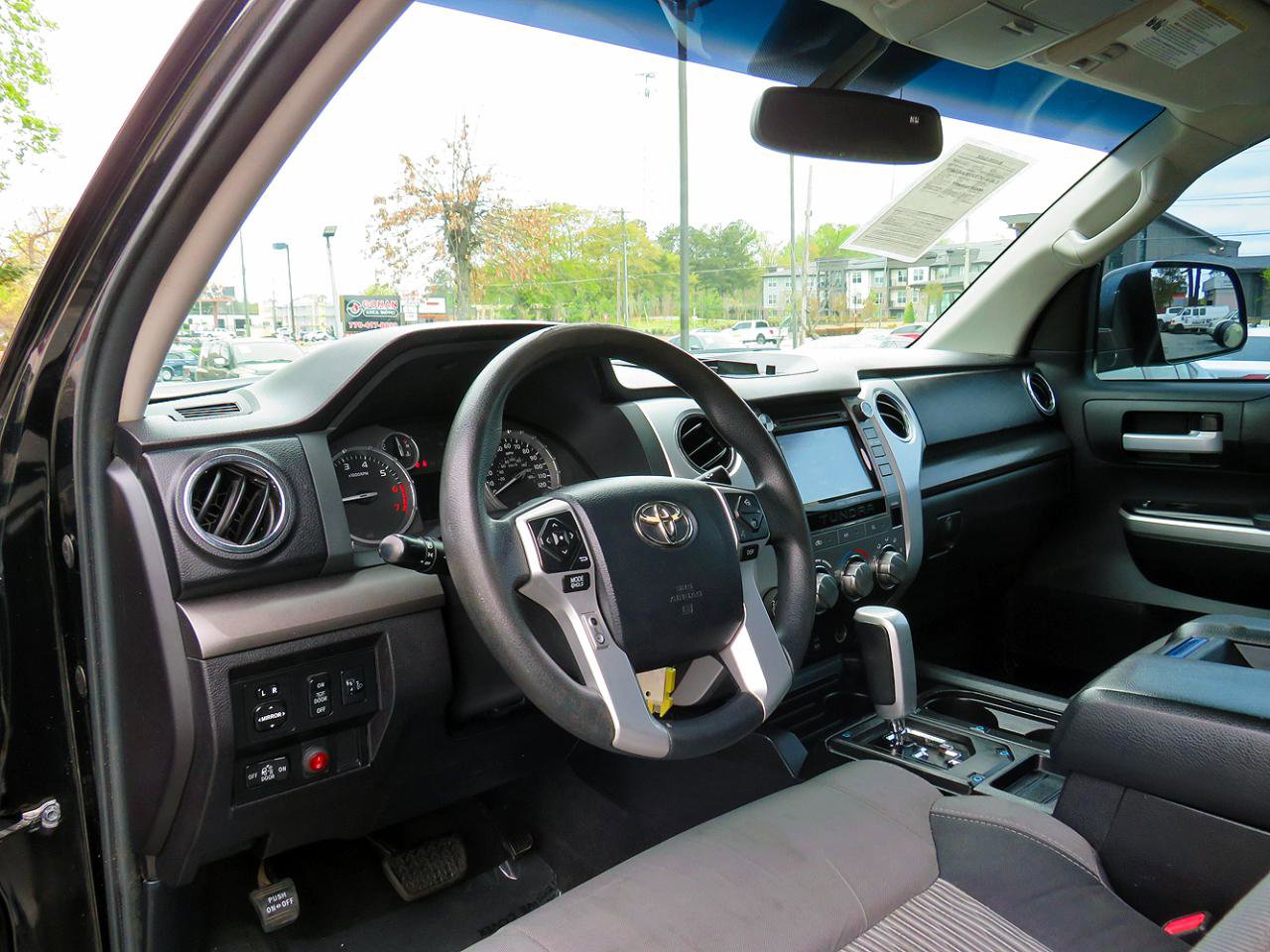 Used 2015 Toyota Tundra SR5 w/ SR5 Upgrade Package AWD/4WD image 15