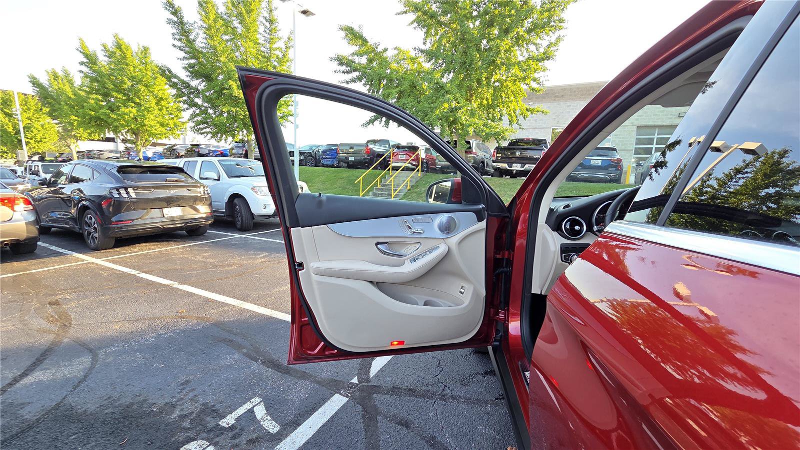 Used 2017 Mercedes-Benz GLC 300 4MATIC image 13