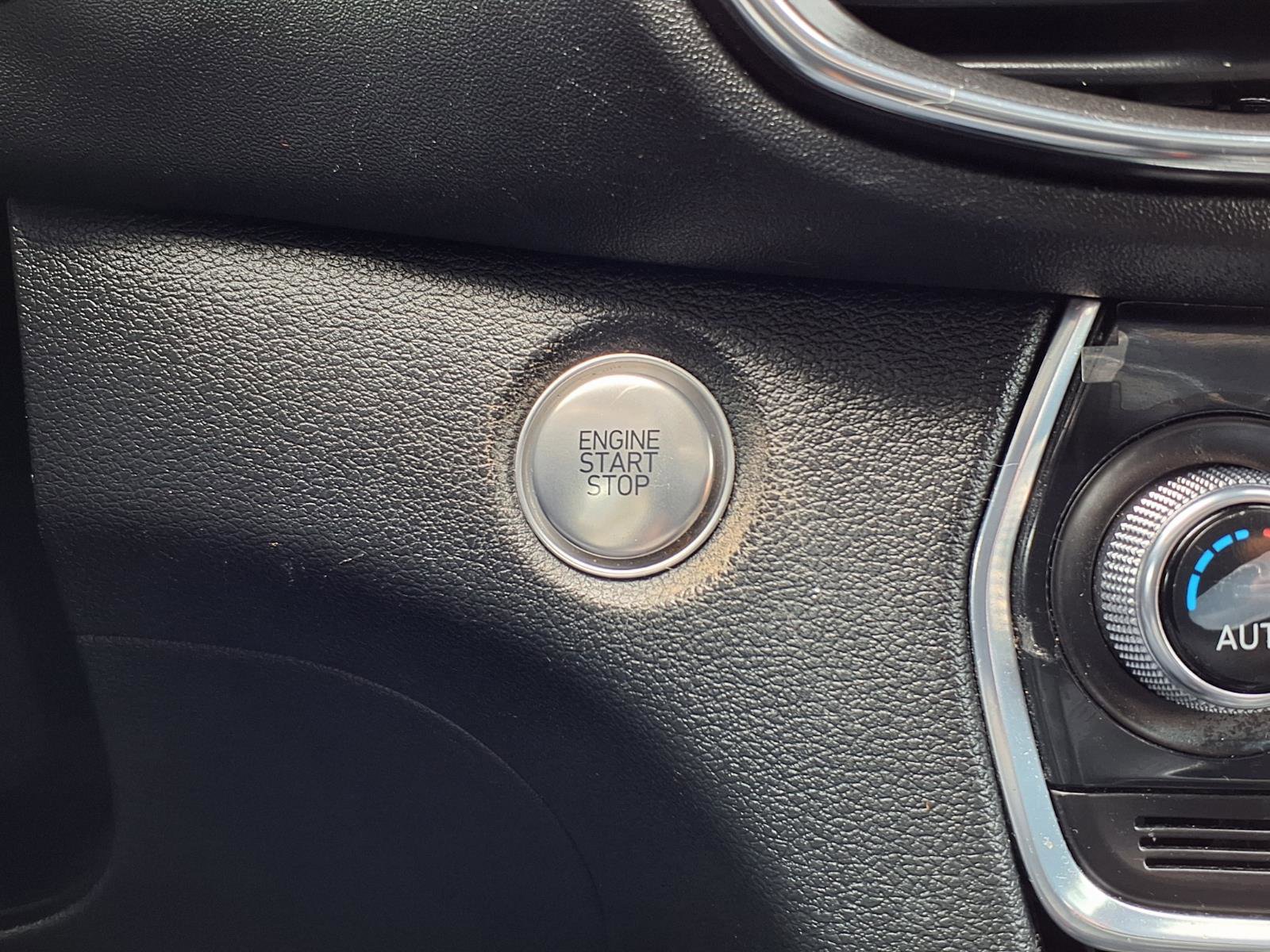 Used 2019 Hyundai Santa Fe FWD image 13
