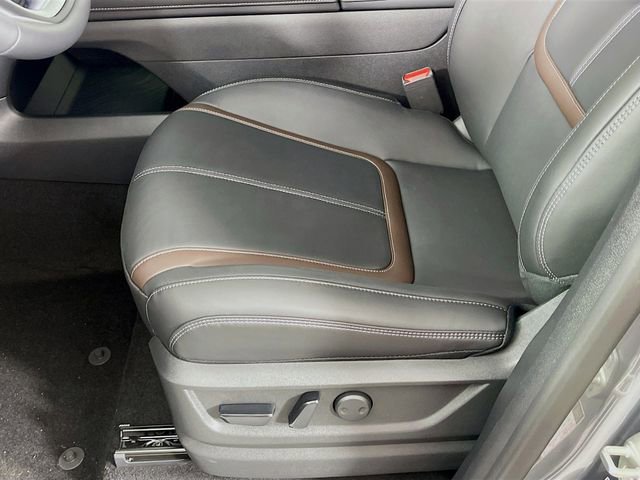 New 2026 Nissan Armada SL w/ Captain's Chari Seat Package image 19